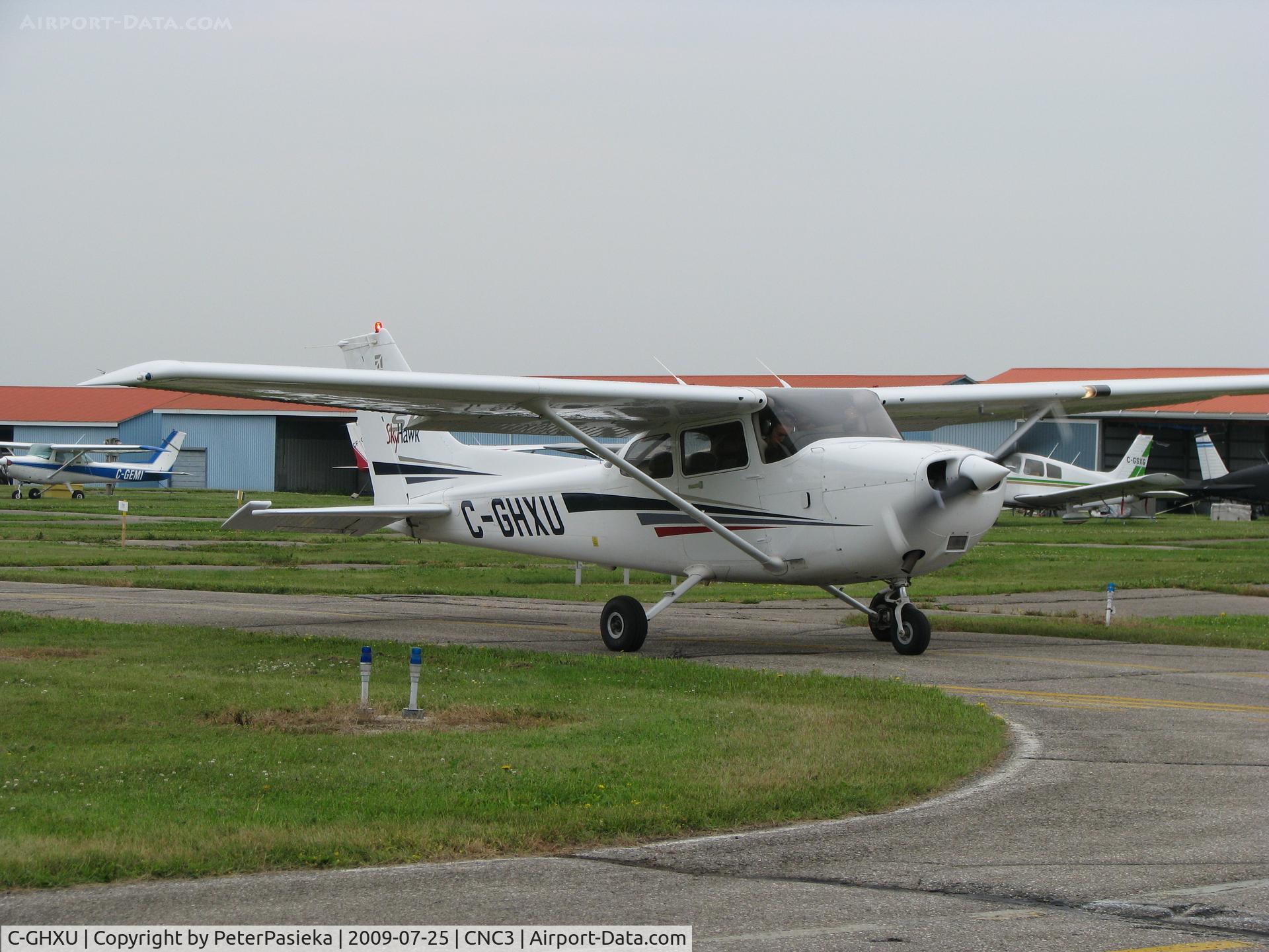 C-GHXU, 2002 Cessna 172S Skyhawk SP C/N 172S9041, @ Brampton Airport