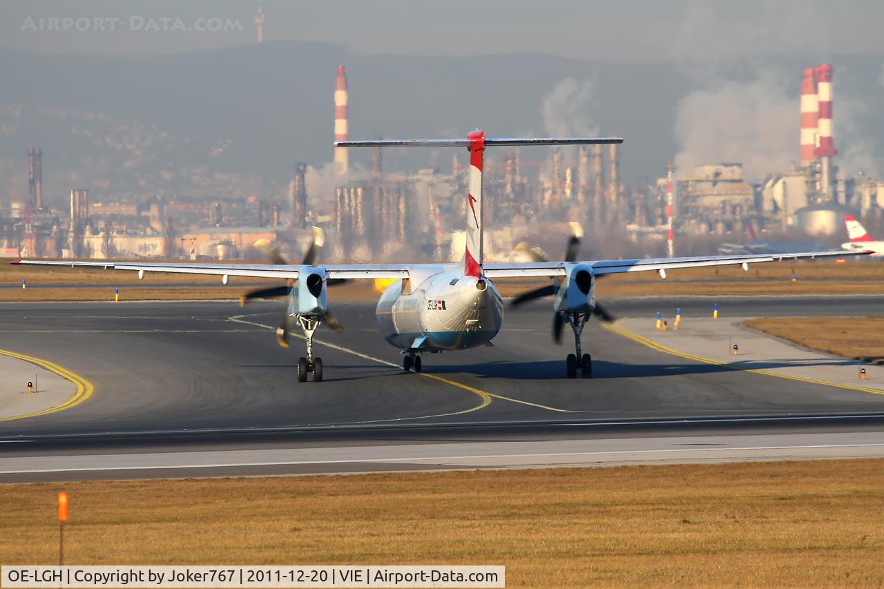 OE-LGH, 2002 De Havilland Canada DHC-8-402Q Dash 8 C/N 4075, Austrian arrows