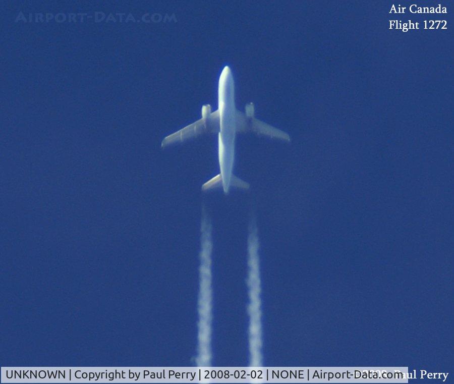 UNKNOWN, Contrails Various C/N Unknown, An Air Canada A319 headed south over North Carolina
