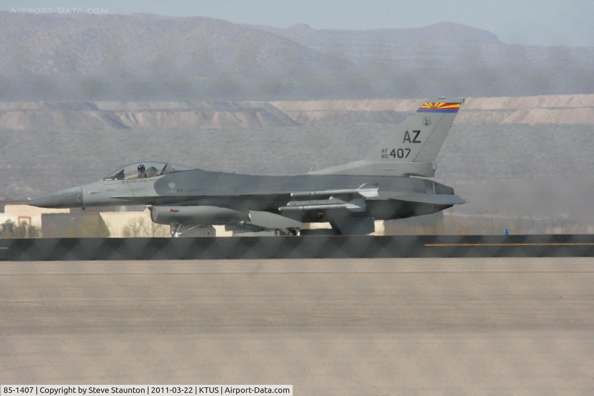 85-1407, 1985 General Dynamics F-16C C/N 5C-187, Taken at Tucson International Airport, in March 2011 whilst on an Aeroprint Aviation tour