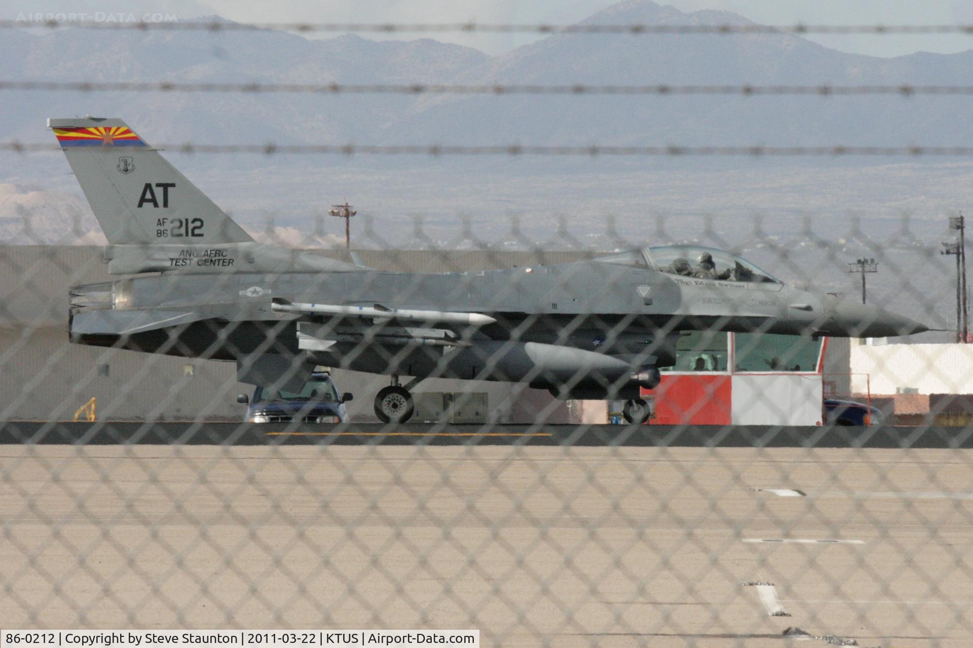86-0212, 1986 General Dynamics F-16C Fighting Falcon C/N 5C-318, Taken at Tucson International Airport, in March 2011 whilst on an Aeroprint Aviation tour