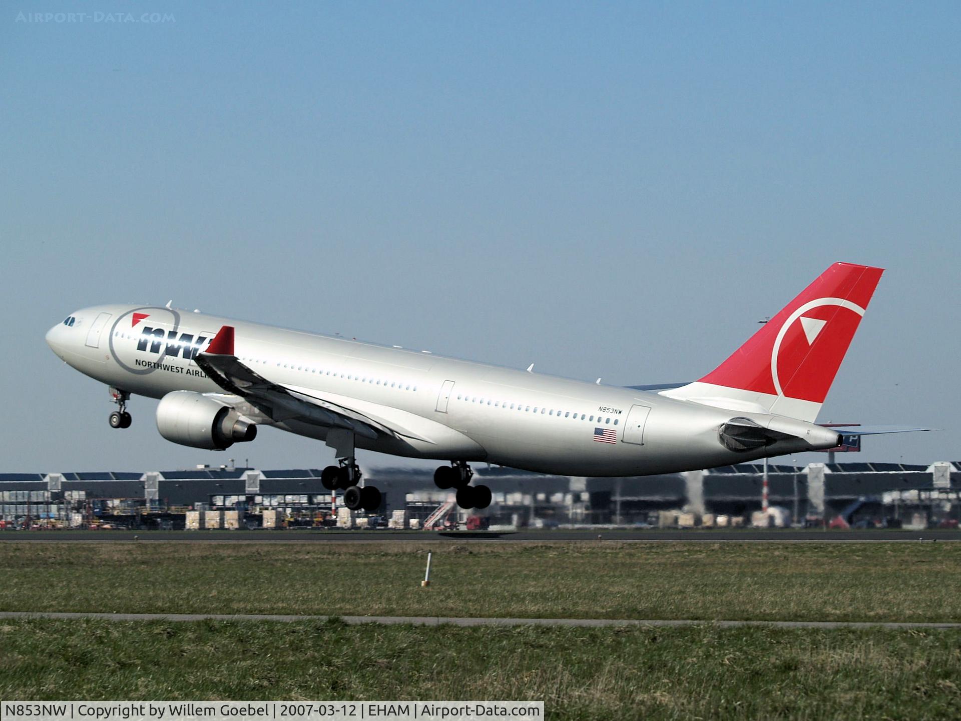 N853NW, 2004 Airbus A330-223 C/N 0618, Take off from Amsterdam Airport of runway24