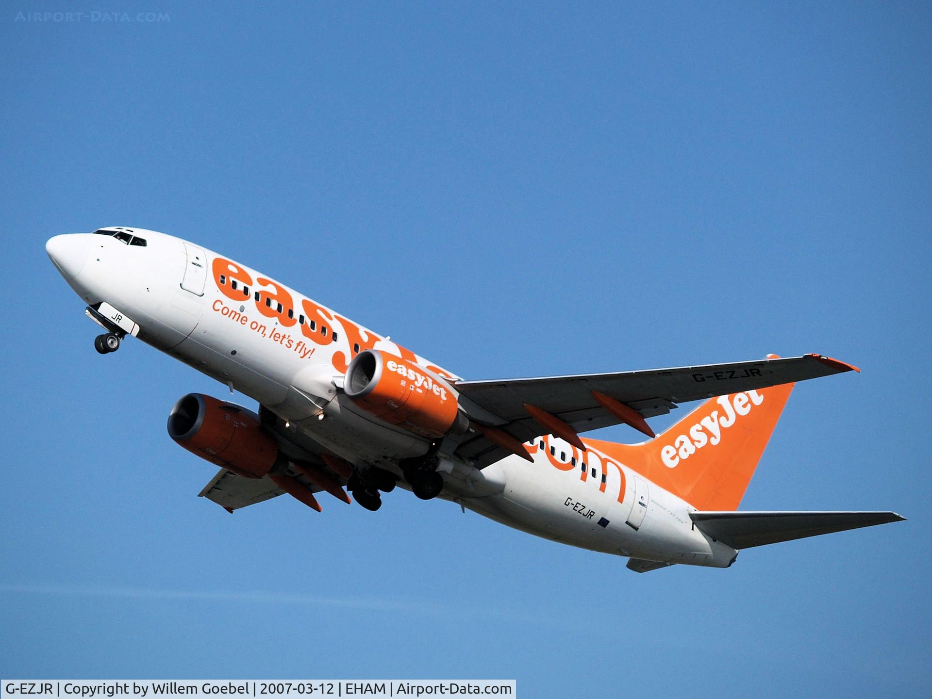 G-EZJR, 2002 Boeing 737-73V C/N 32413, Take off from Amsterdam Airport of runway24
