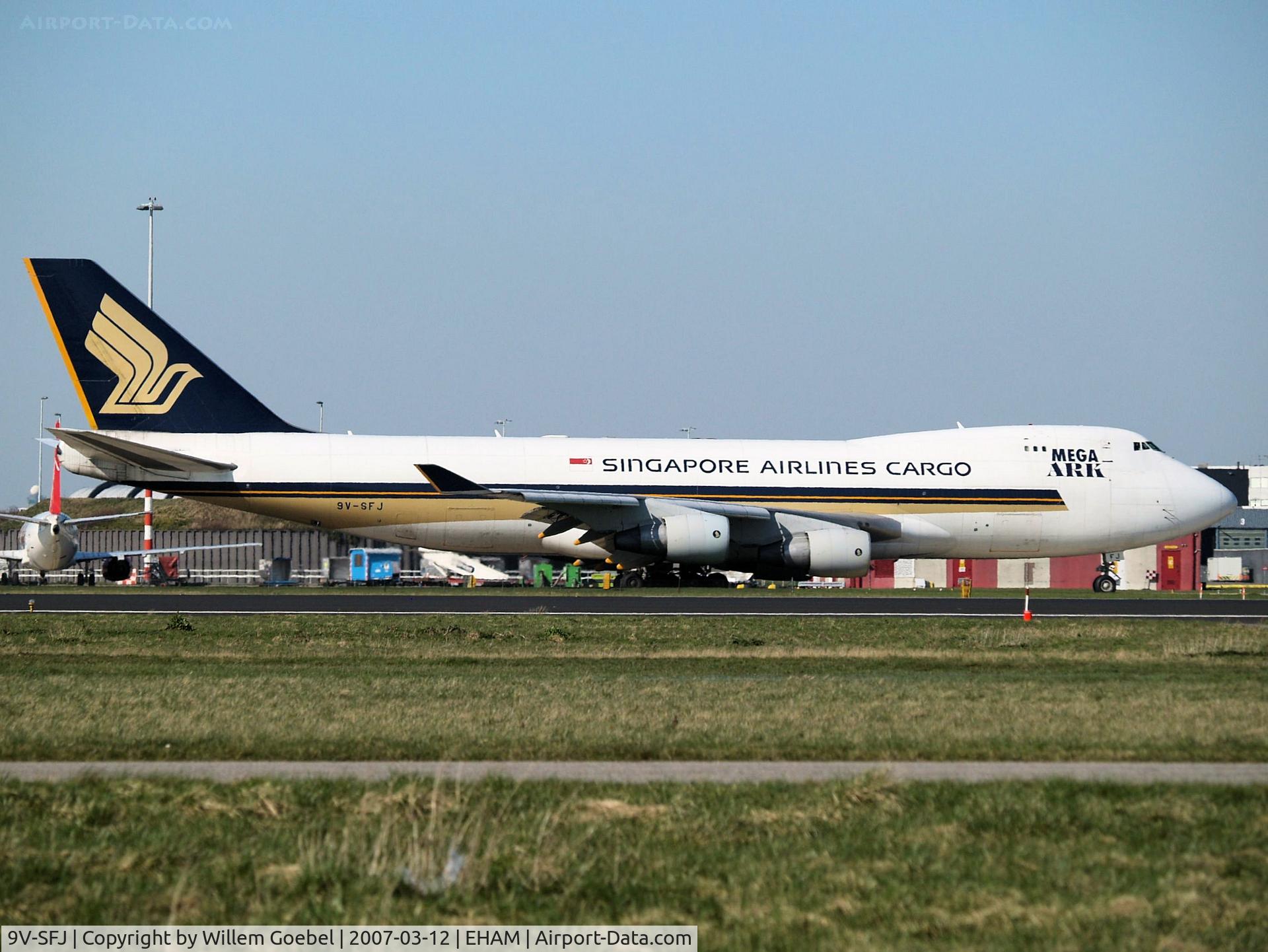 9V-SFJ, 2001 Boeing 747-412F/SCD C/N 26559, Taxi to runway 24 of Amsterdam Airport 