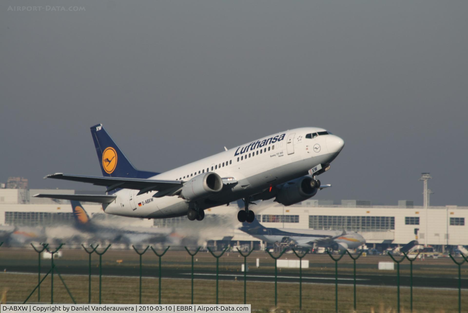 D-ABXW, 1989 Boeing 737-330 C/N 24561, Flight LH4571 is climbing from RWY 07R