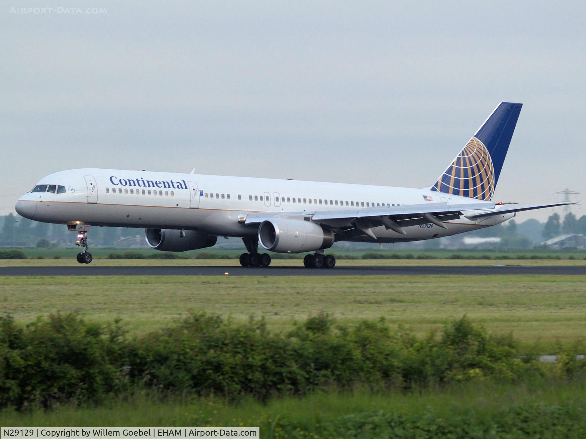 N29129, 1998 Boeing 757-224 C/N 28969, Landing on runway R18 of Amsterdam Airport.