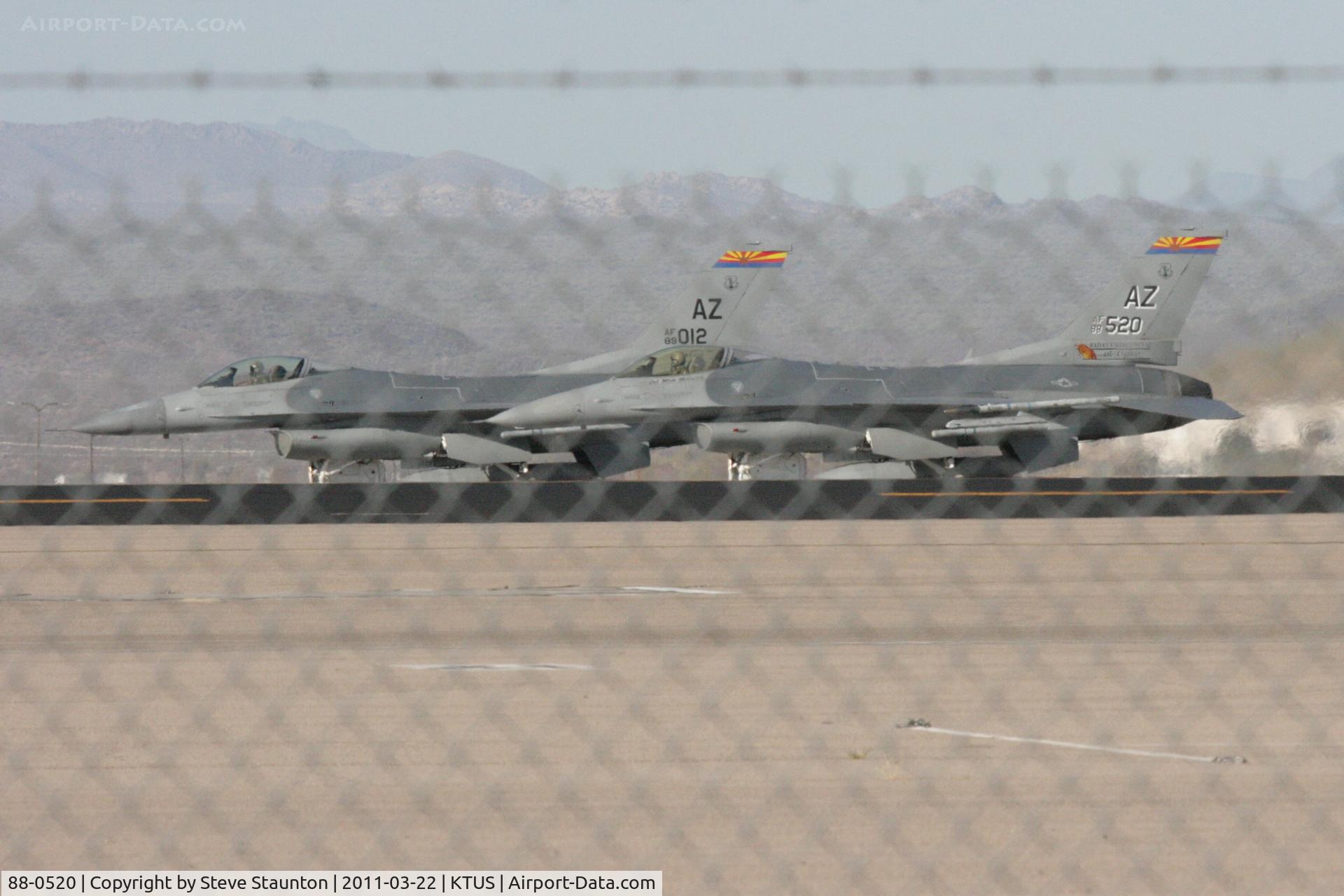88-0520, General Dynamics F-16C C/N 1C-122, Taken at Tucson International Airport, in March 2011 whilst on an Aeroprint Aviation tour