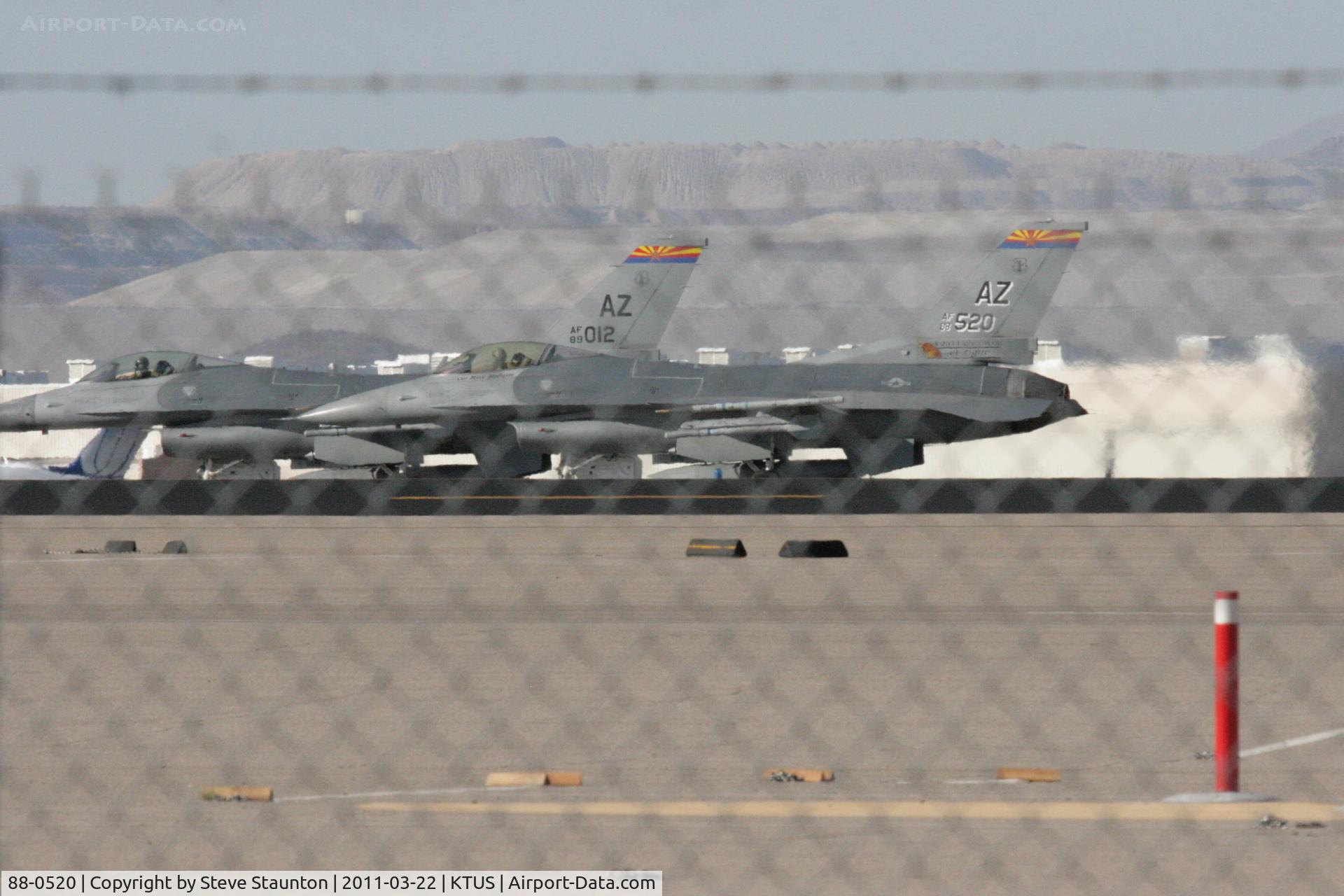 88-0520, General Dynamics F-16C C/N 1C-122, Taken at Tucson International Airport, in March 2011 whilst on an Aeroprint Aviation tour