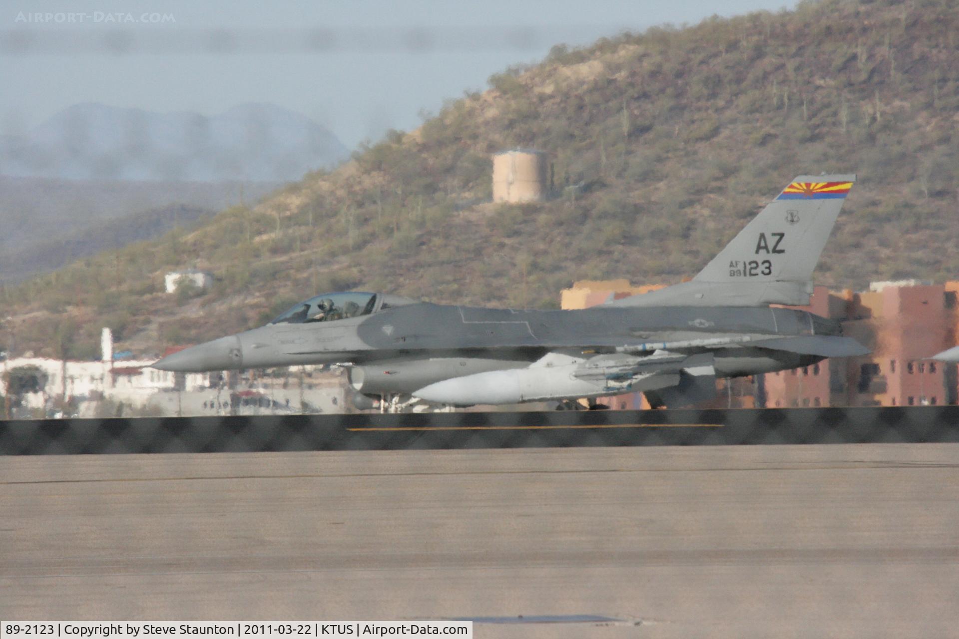 89-2123, General Dynamics F-16C C/N 1C-276, Taken at Tucson International Airport, in March 2011 whilst on an Aeroprint Aviation tour