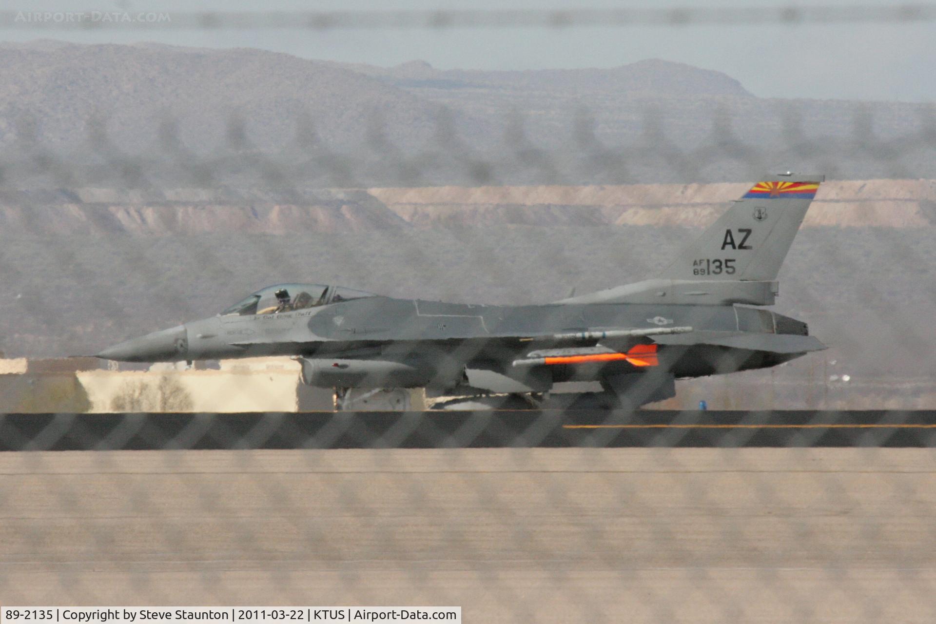 89-2135, General Dynamics F-16C C/N 1C-288, Taken at Tucson International Airport, in March 2011 whilst on an Aeroprint Aviation tour