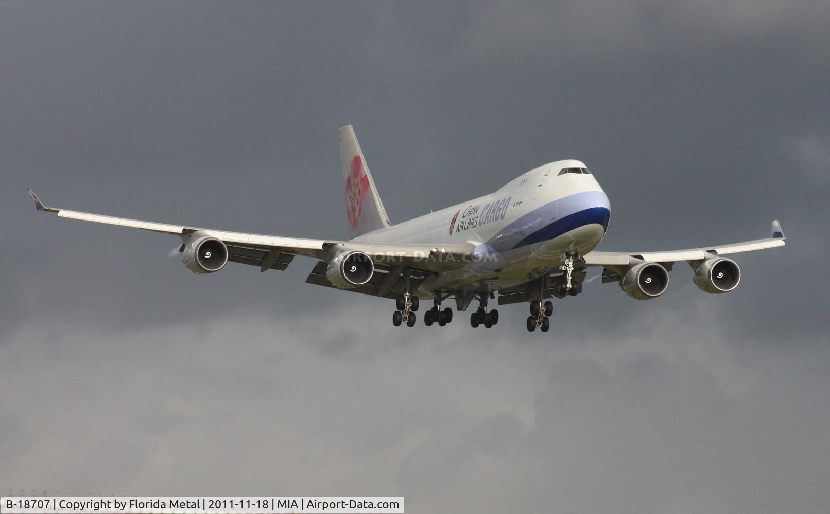 B-18707, 2001 Boeing 747-409F/SCD C/N 30764, Rare arrival for China Cargo on Runway 12 at MIA.  Runway 9 was closed in morning for maintenance.  I was hoping it would stay closed all day to put all operations by the photo holes - so I could get everything that MIA has to offer.