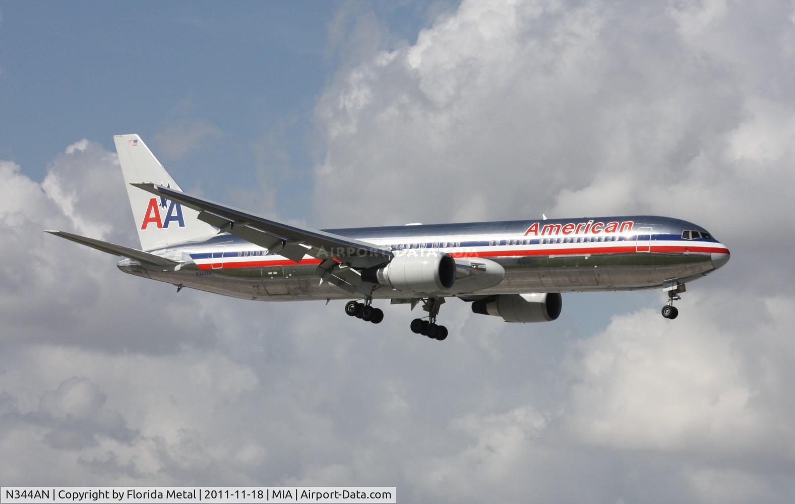 N344AN, 2003 Boeing 767-323 C/N 33083, American 767-300 afternoon arrival by El Dorado