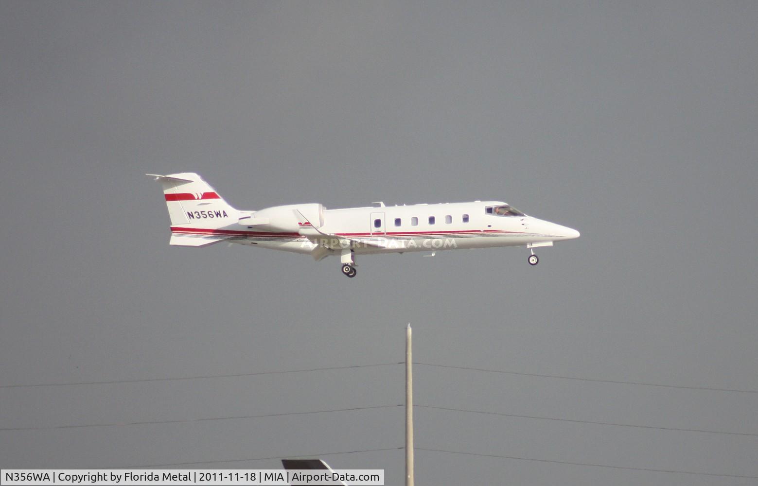 N356WA, 1998 Learjet Inc 60 C/N 123, Lear 60 landing 8L