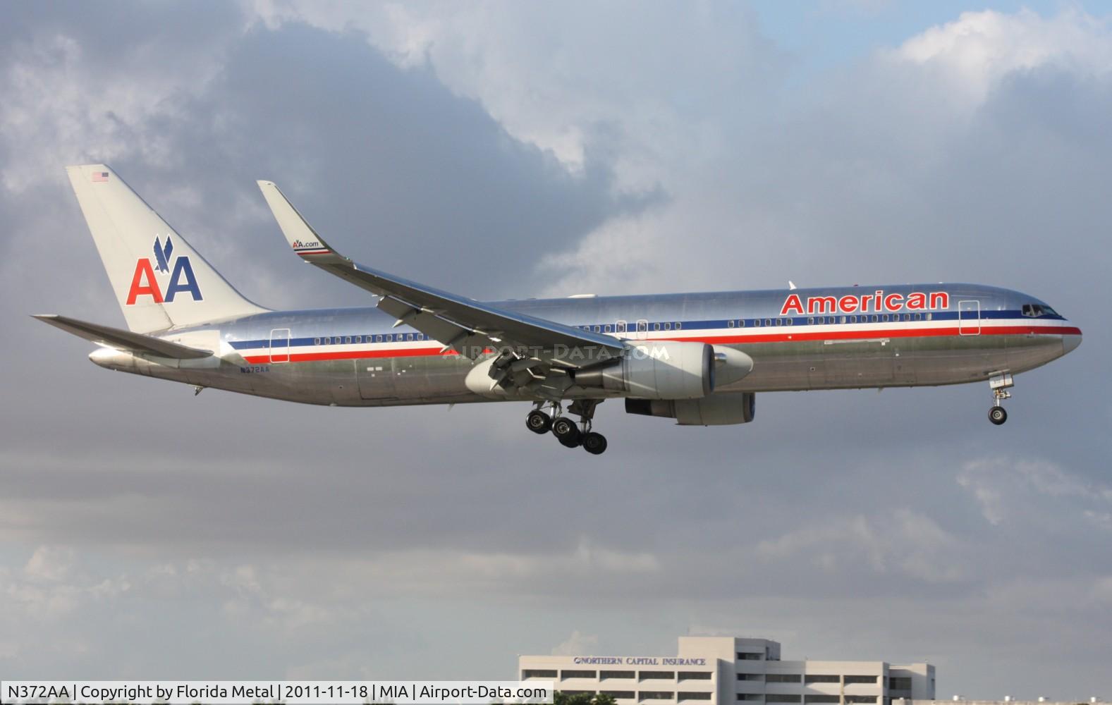 N372AA, 1992 Boeing 767-323 C/N 25199, One of AA's 767-300s with winglets landing by El Dorado