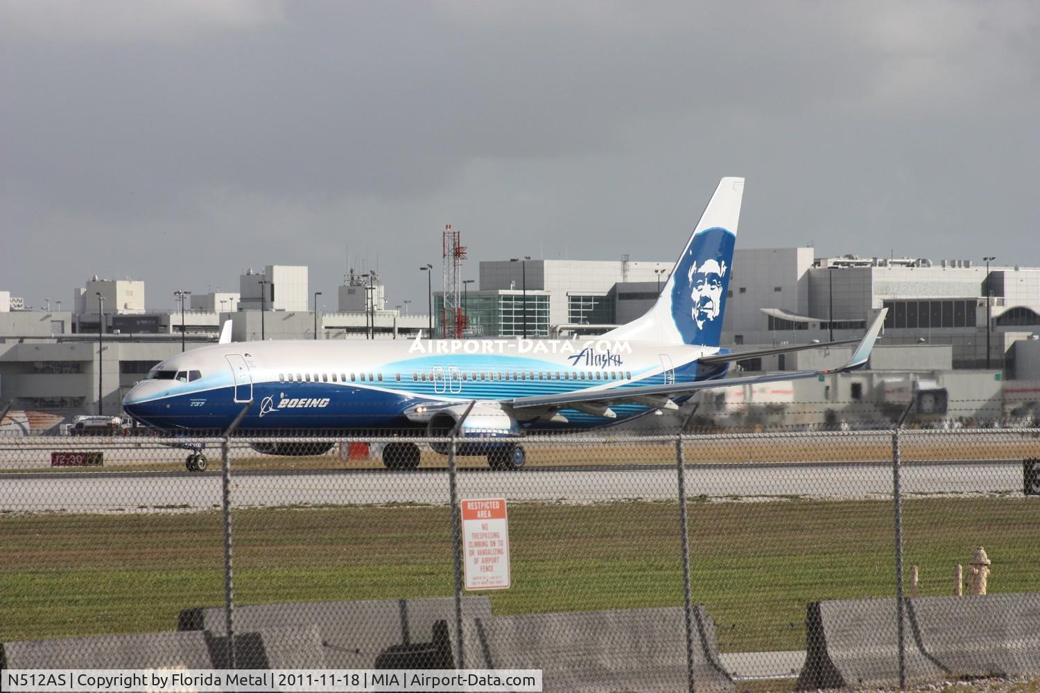 N512AS, 2008 Boeing 737-890 C/N 39043, Alaska Boeing colors departing Runway 27
