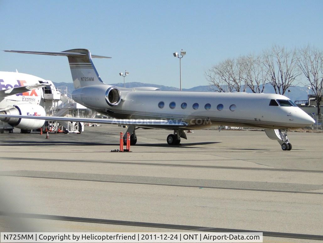 N725MM, 2007 Gulfstream Aerospace GV-SP C/N 5161, Just taxied in and parked after landing on runway 8R
