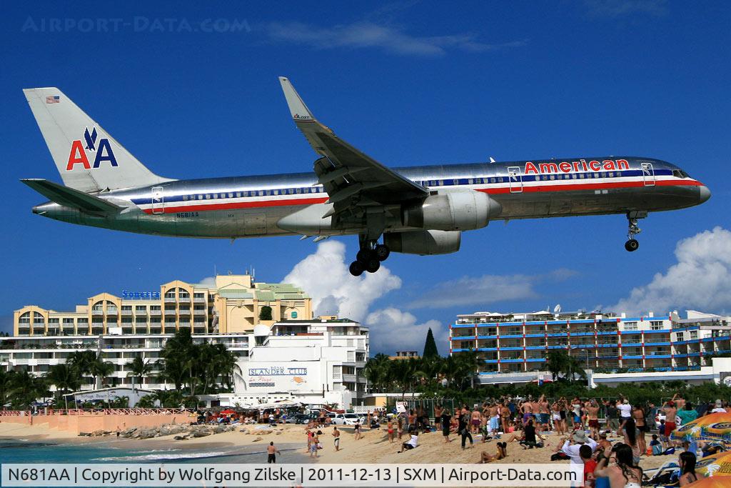 N681AA, 1992 Boeing 757-223 C/N 25338, visitor