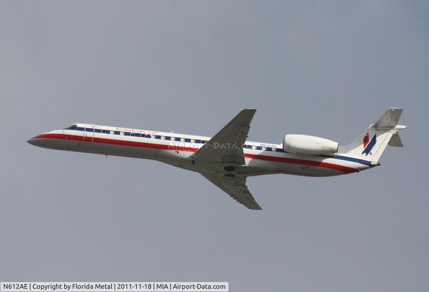 N612AE, 1998 Embraer EMB-145EP (ERJ-145EP) C/N 145079, Eagle E145 departing 26L