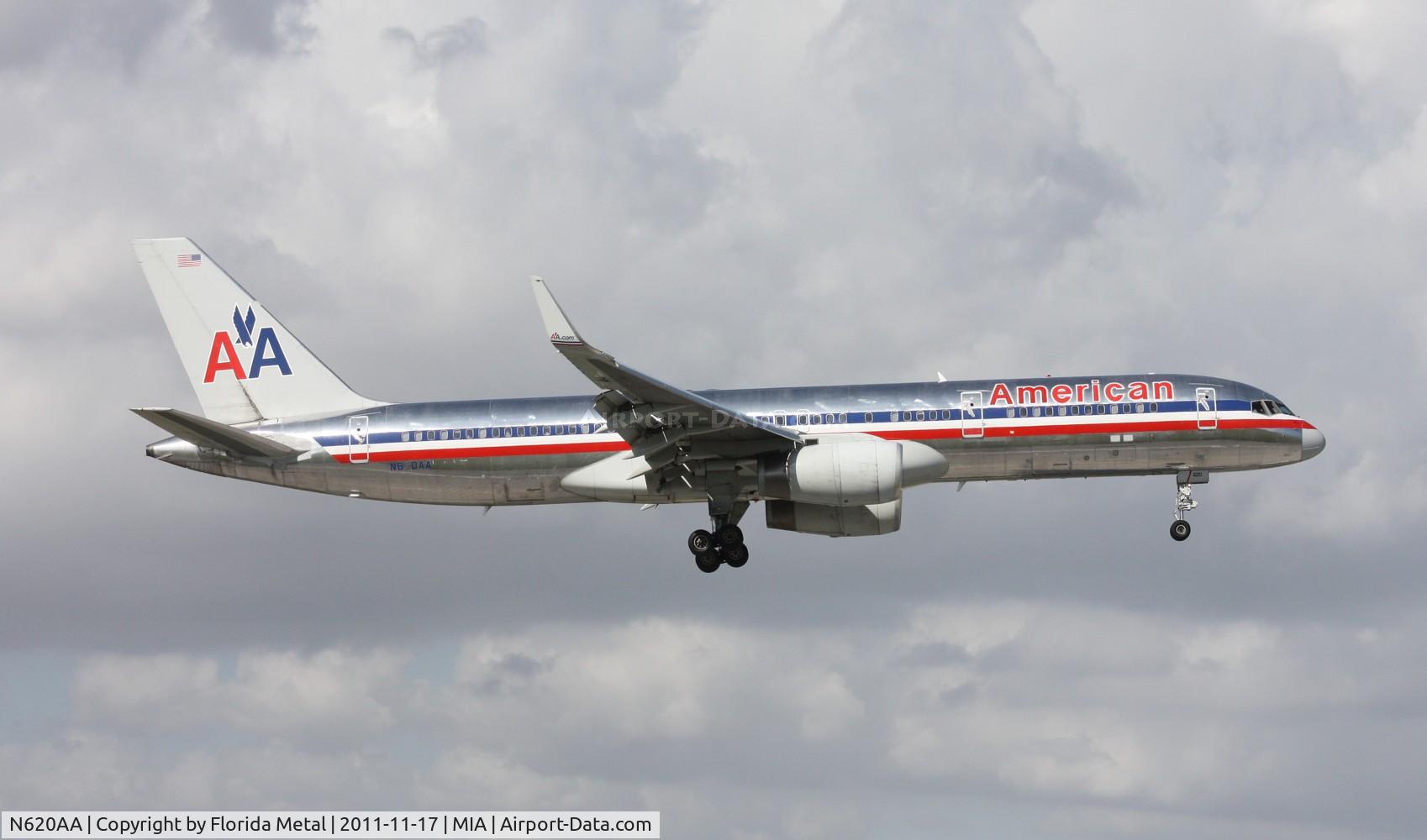 N620AA, 1990 Boeing 757-223 C/N 24578, American 757 landing runway 9