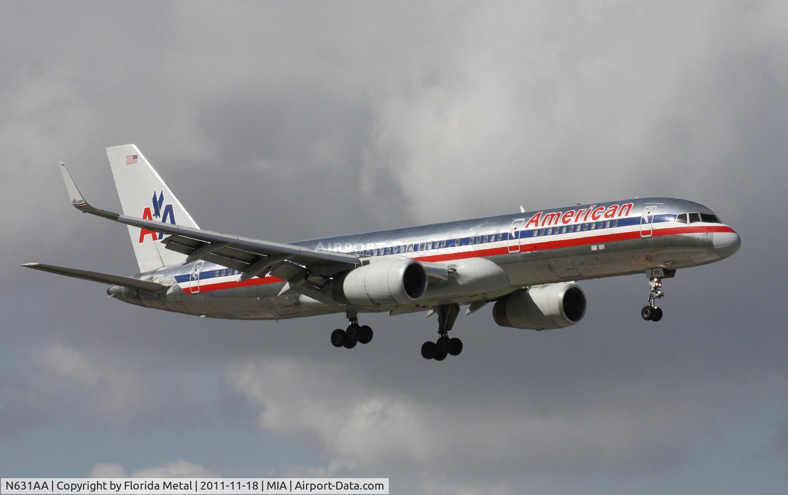 N631AA, 1990 Boeing 757-223 C/N 24589, American 757 landing on 9