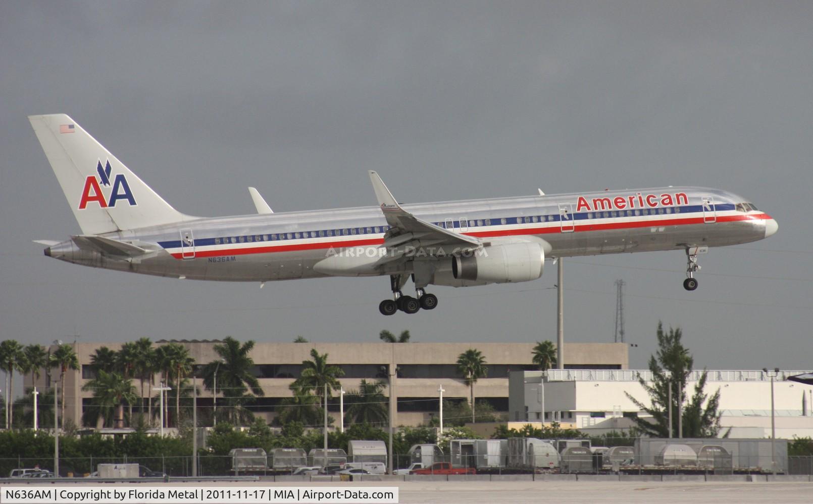 N636AM, 1991 Boeing 757-223 C/N 24594, American 757 taken from photo holes on 25th St.