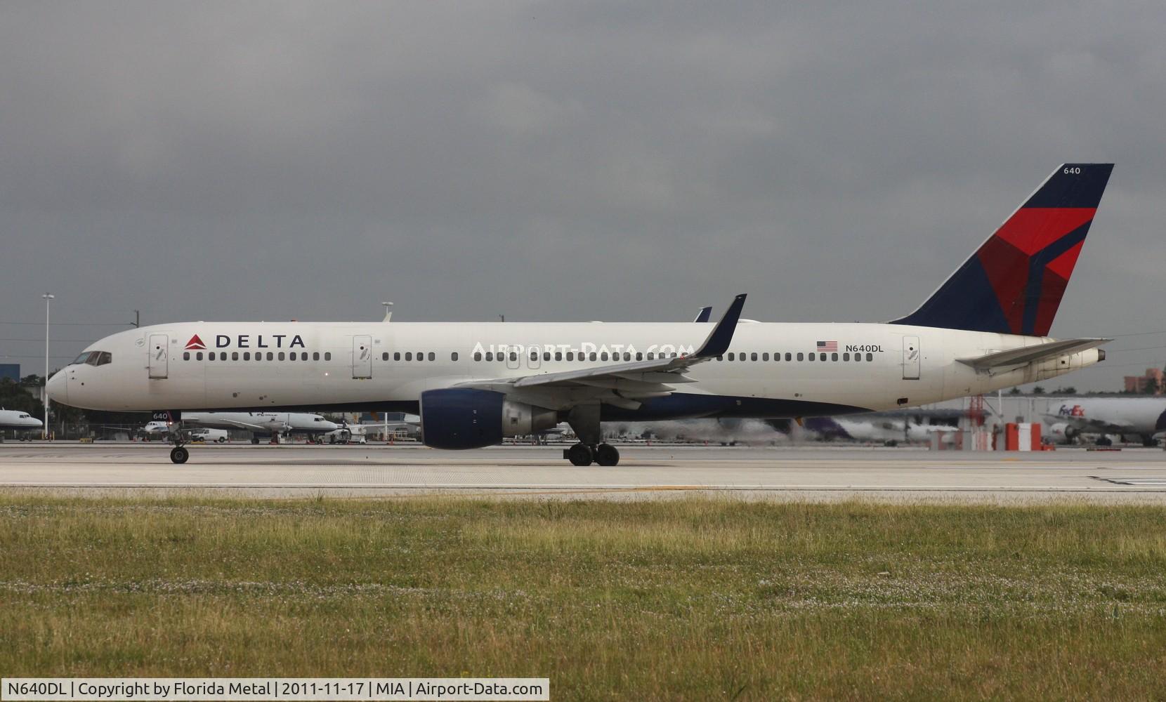 N640DL, 1988 Boeing 757-232 C/N 23994, Delta 757 getting ready to depart on 8R