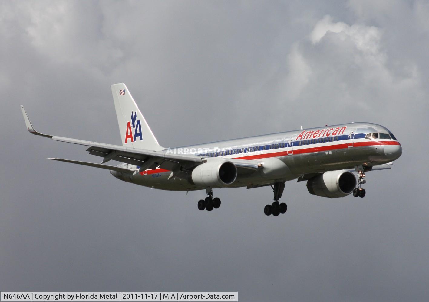 N646AA, 1991 Boeing 757-223 C/N 24604, American 757 landing Runway 9
