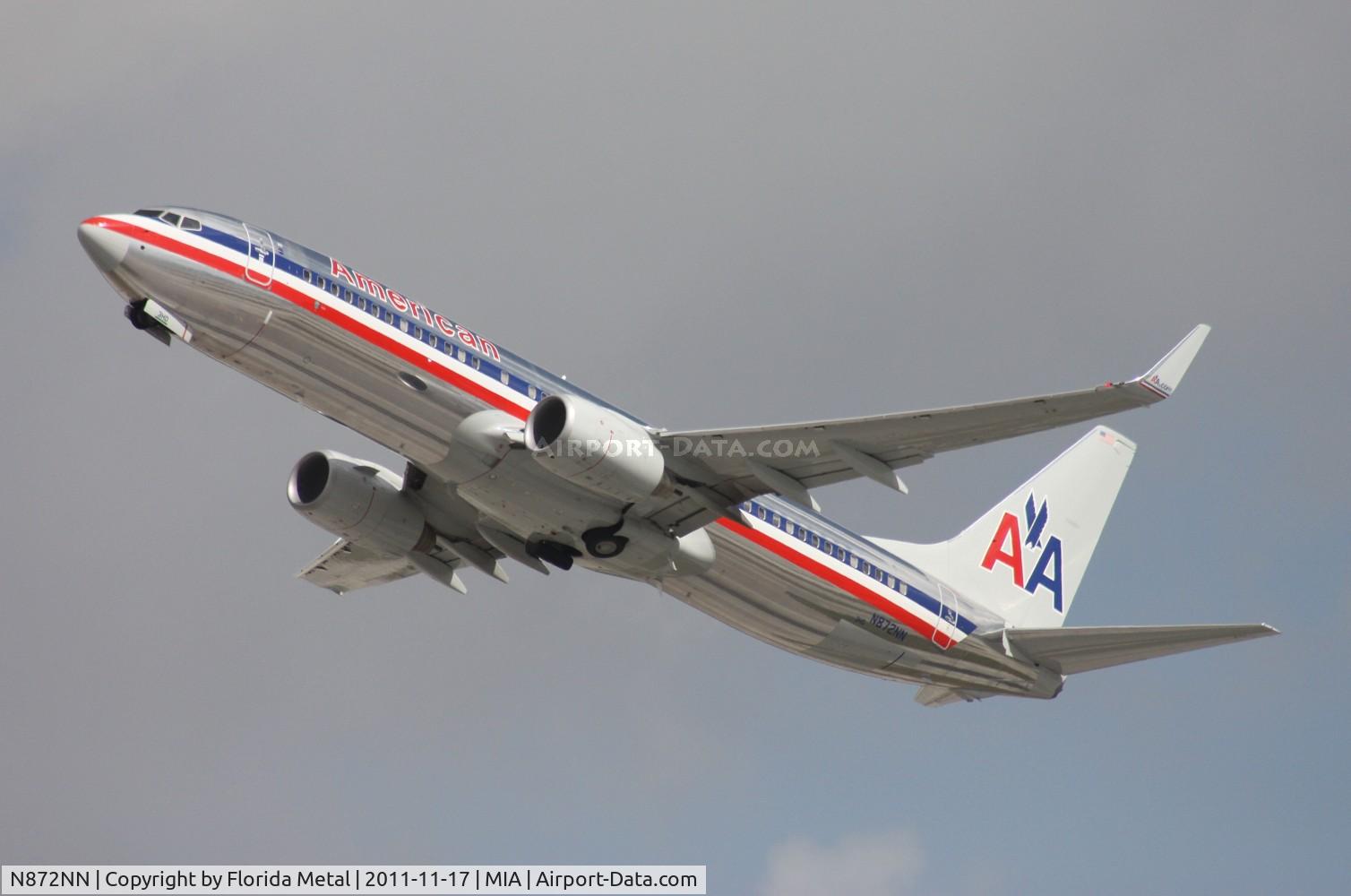 N872NN, 2011 Boeing 737-823 C/N 33219, To change the boredom of AA 737s landing by El Dorado, this AA 737 is departing on 26L by the photo holes