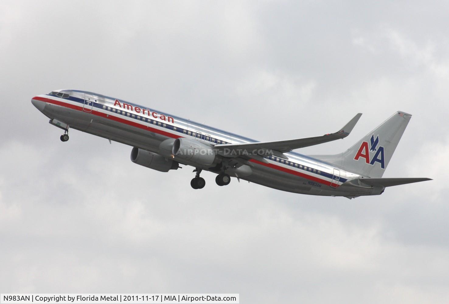 N983AN, Boeing 737-823 C/N 29570, American 737 departin 26L