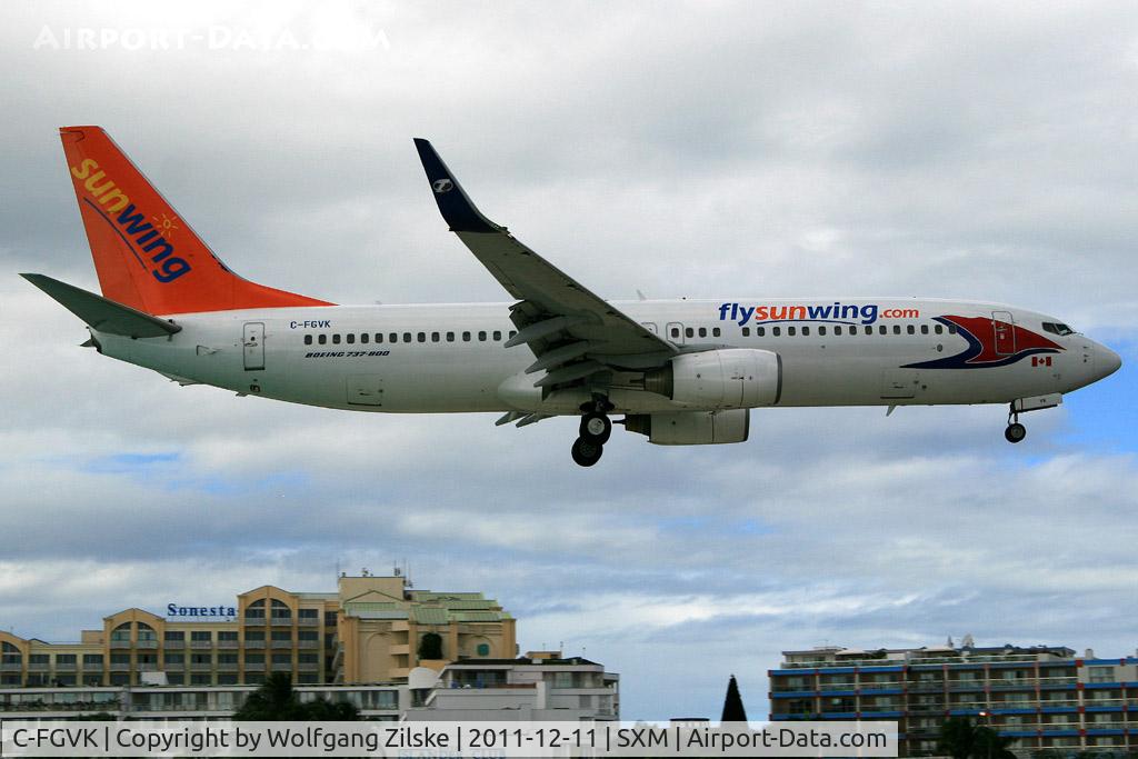 C-FGVK, 2004 Boeing 737-86N C/N 32740, visitor