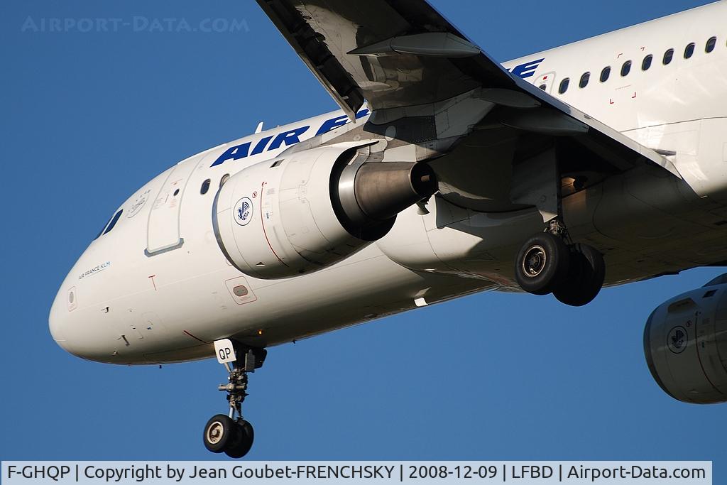 F-GHQP, 1992 Airbus A320-211 C/N 337, landing 23