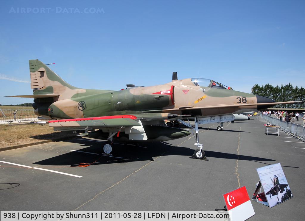938, Douglas A-4SU Skyhawk C/N 12587, Used as a static aircraft during Rochefort Open Day 2011