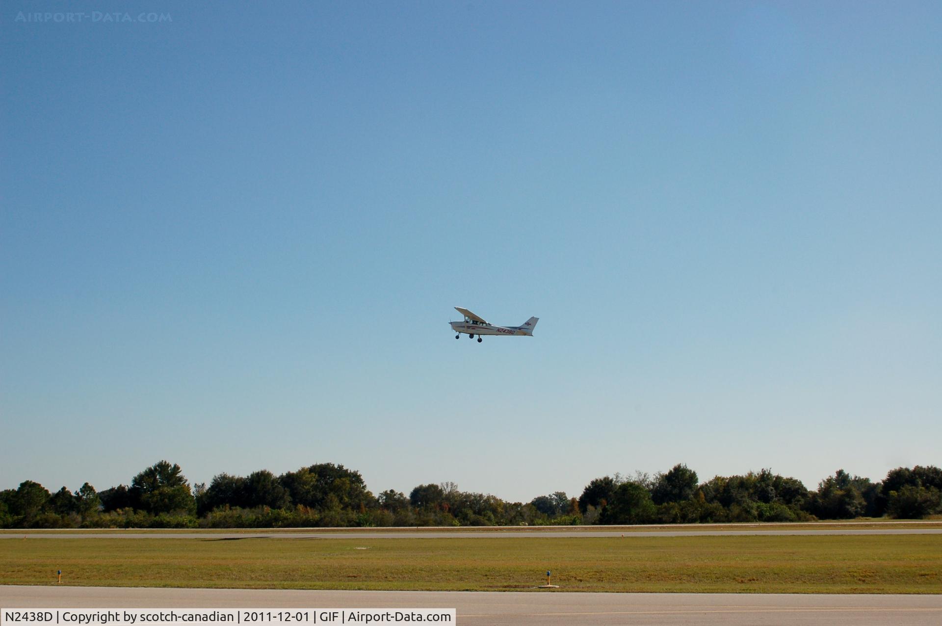 N2438D, 2000 Cessna 172R C/N 17280877, 2000 Cessna 172R N2438D at Gilbert Airport, Winter Haven, FL