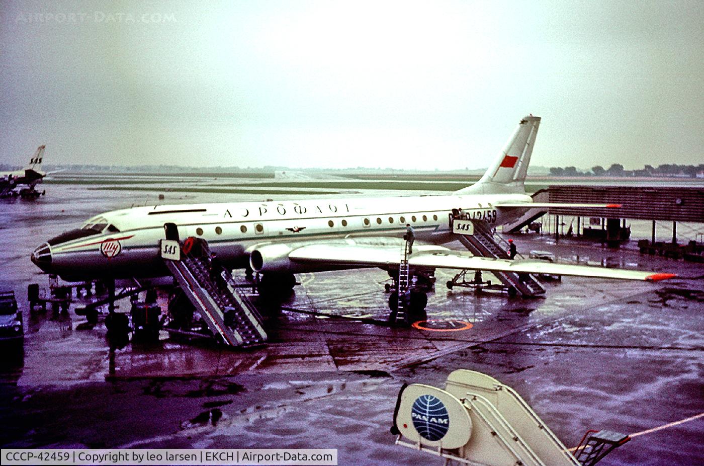 CCCP-42459, 1960 Tupolev Tu-104A C/N 06601901, Copenhagen Kastrup 31.8.66