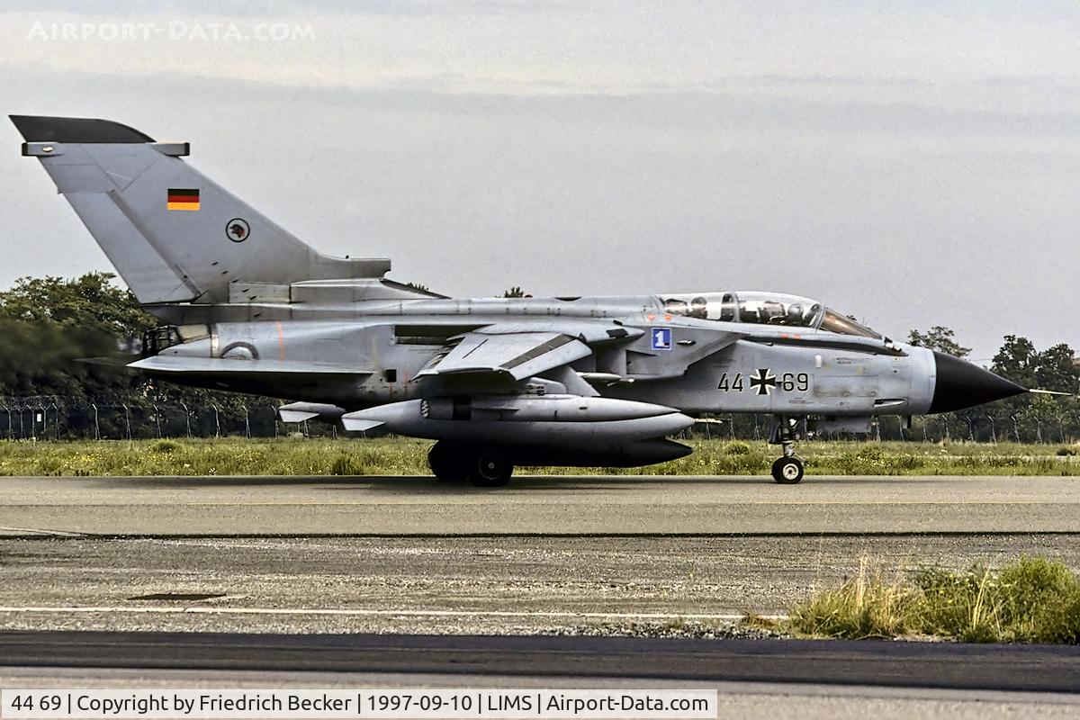 44 69, Panavia Tornado IDS C/N 427/GS126/4169, returning from a mission over the Kosovo