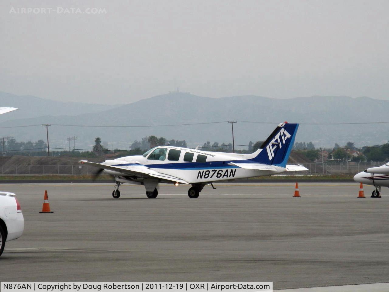 N876AN, 1993 Beech 58 Baron C/N TH-1683, 1993 Beech 58 BARON, two Continental IO-550-C 300 Hp each, engines start/warmup.
