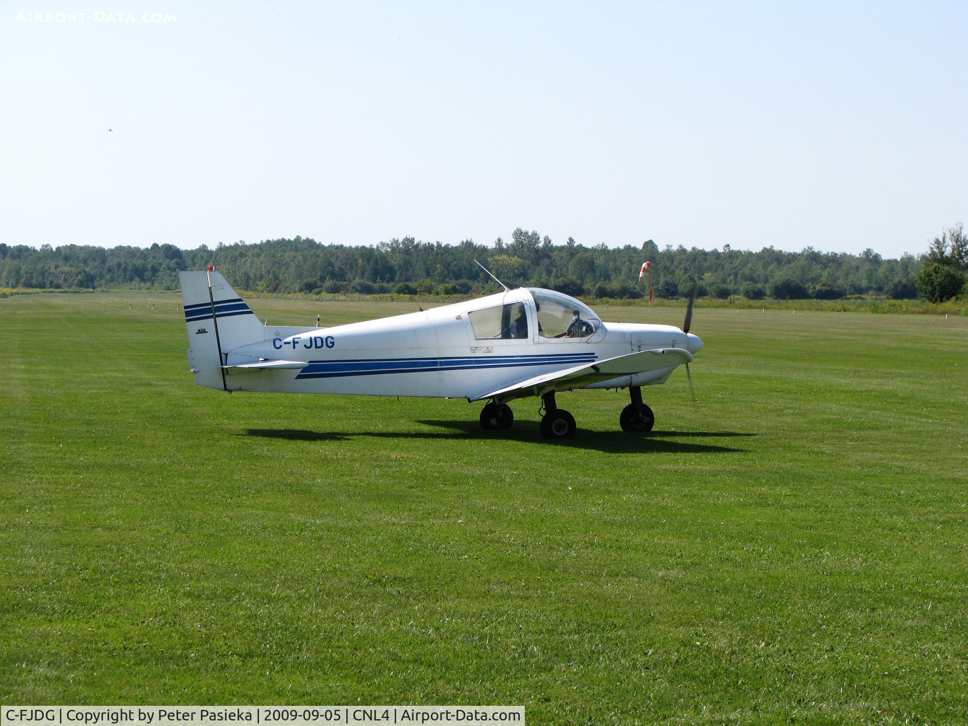 C-FJDG, 1990 Zenair CH-300 Tri-Z C/N 3-344, @ Port Elgin Airport ready for takeoff on runway 24