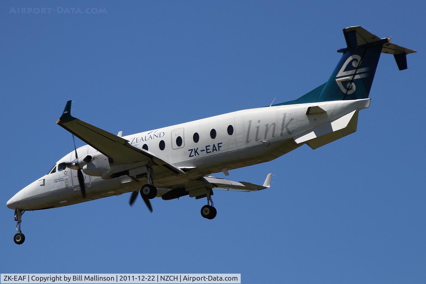 ZK-EAF, 2001 Raytheon 1900D C/N UE-429, finals to 02