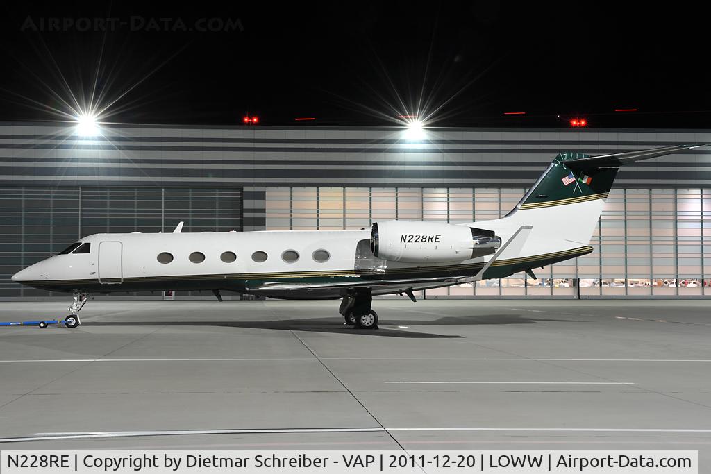 N228RE, 2001 Gulfstream Aerospace G-IV C/N 1438, Gulfstream 4