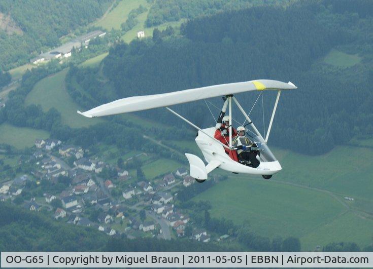 OO-G65, 2010 DTA Combo C/N 134, DTA Combo Tragfläche Magic 12 m2
Farbe: weiß
Farbe Tragfläche: weiß - schwarz- gelb