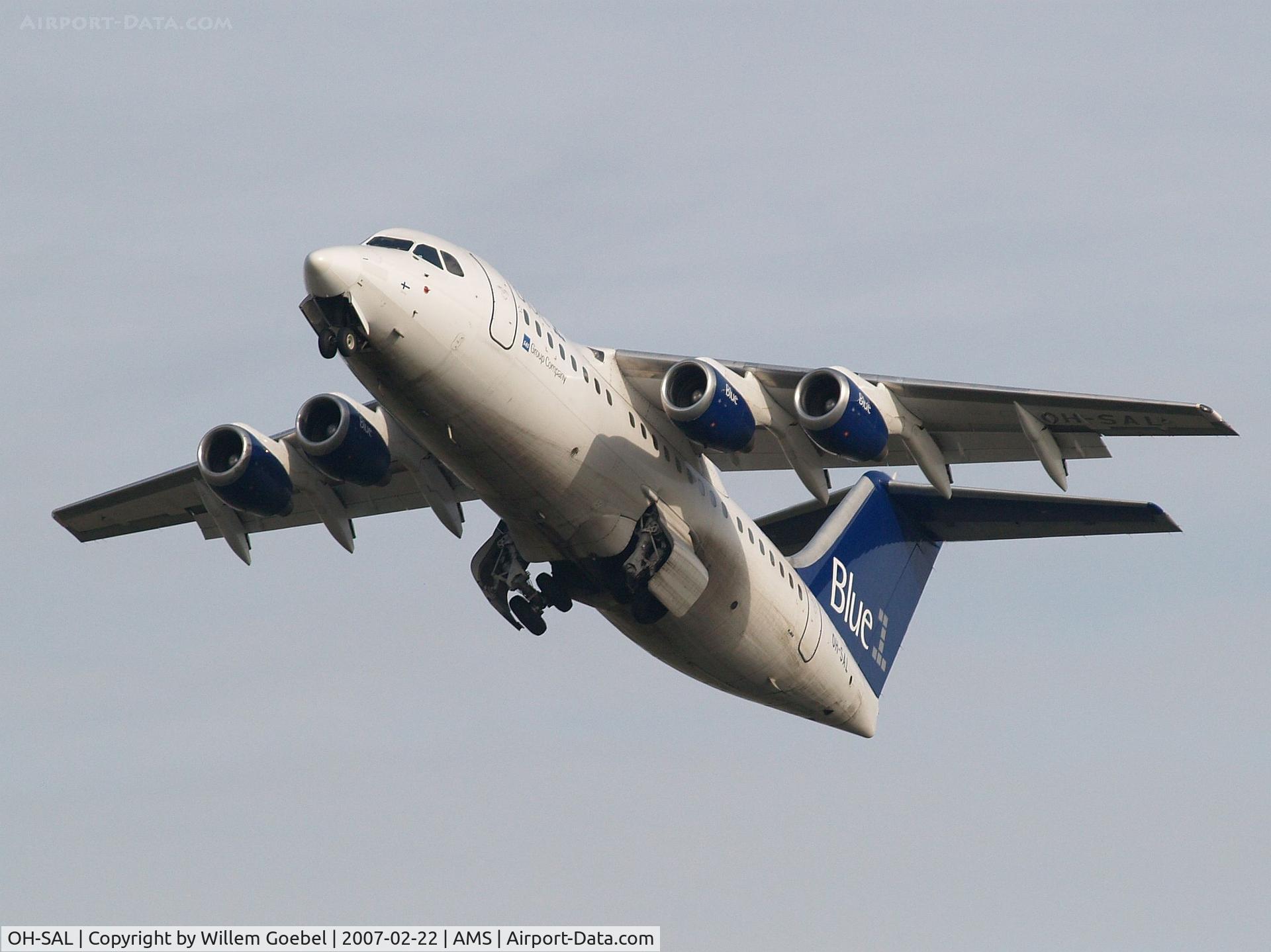 OH-SAL, 2001 BAE Systems Avro 146-RJ85 C/N E.2392, Take off from Amsterdam Airport of runway 24