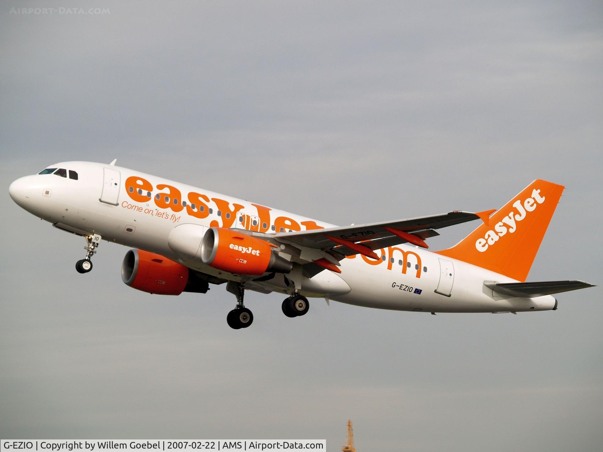 G-EZIO, 2005 Airbus A319-111 C/N 2512, Take off from Amsterdam Airport of runway 24