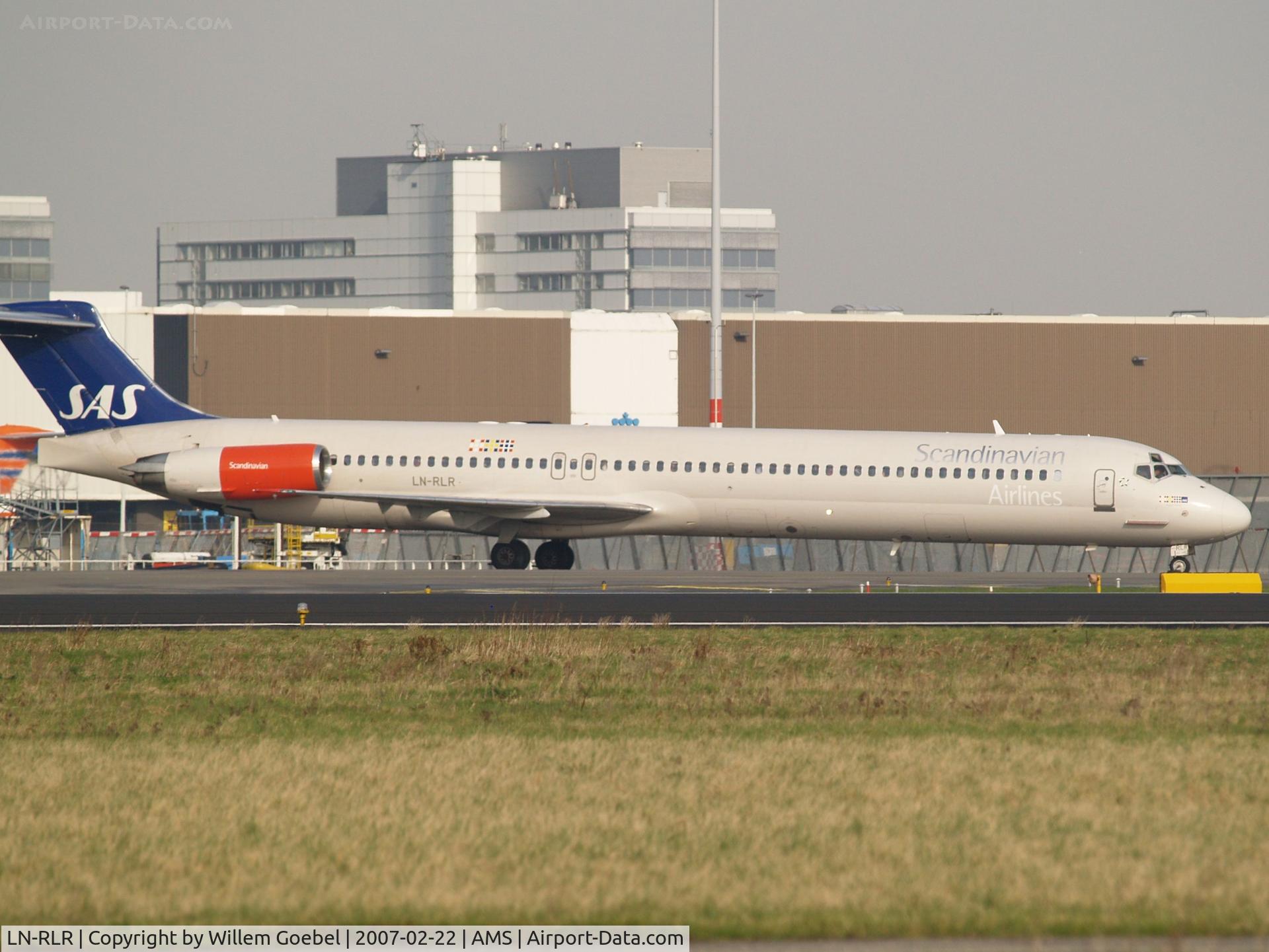 LN-RLR, 1987 McDonnell Douglas MD-82 (DC-9-82) C/N 49437, Taxi to the gate