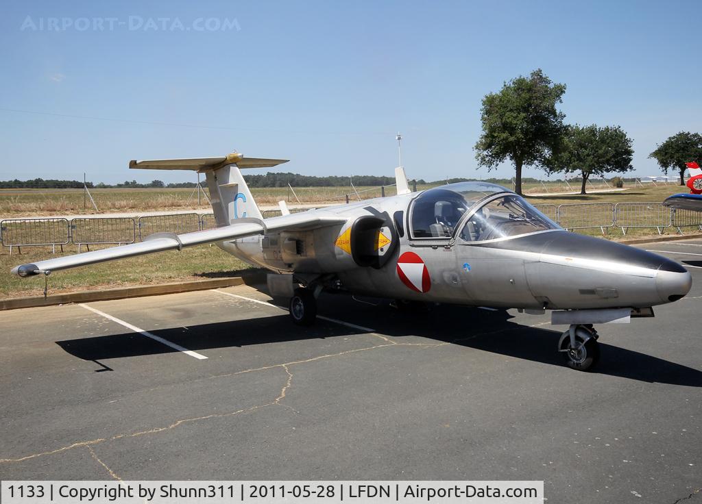 1133, Saab 105OE C/N 105433, Used as a static aircraft during Rochefort Open Day...