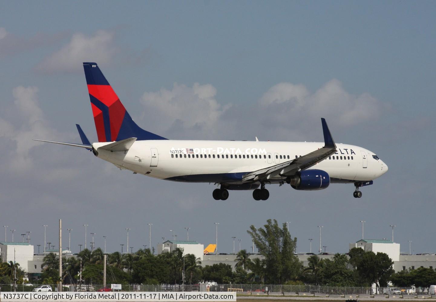 N3737C, 2000 Boeing 737-832 C/N 30799, Delta 737
