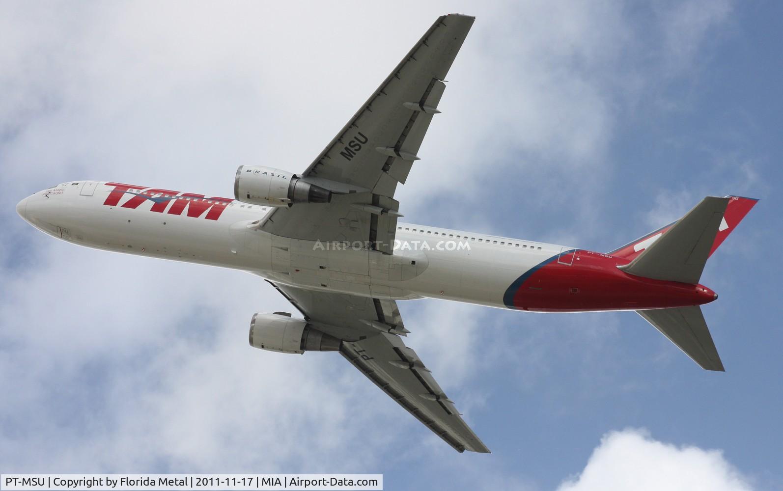 PT-MSU, 1994 Boeing 767-33A/ER C/N 27376, TAM 767-300 departing over El Dorado on Runway 27