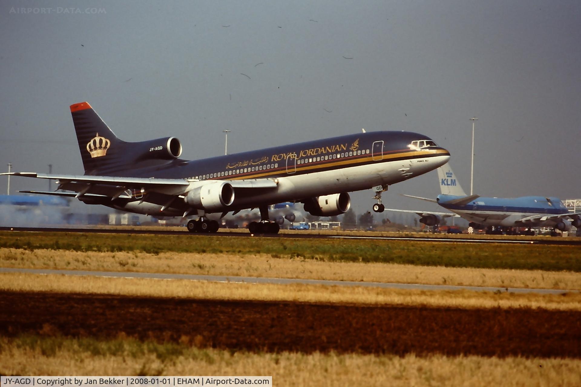 JY-AGD, 1982 Lockheed L-1011-385-3 TriStar 500 C/N 293A-1229, Kaagbaan Schiphol. Around 1990