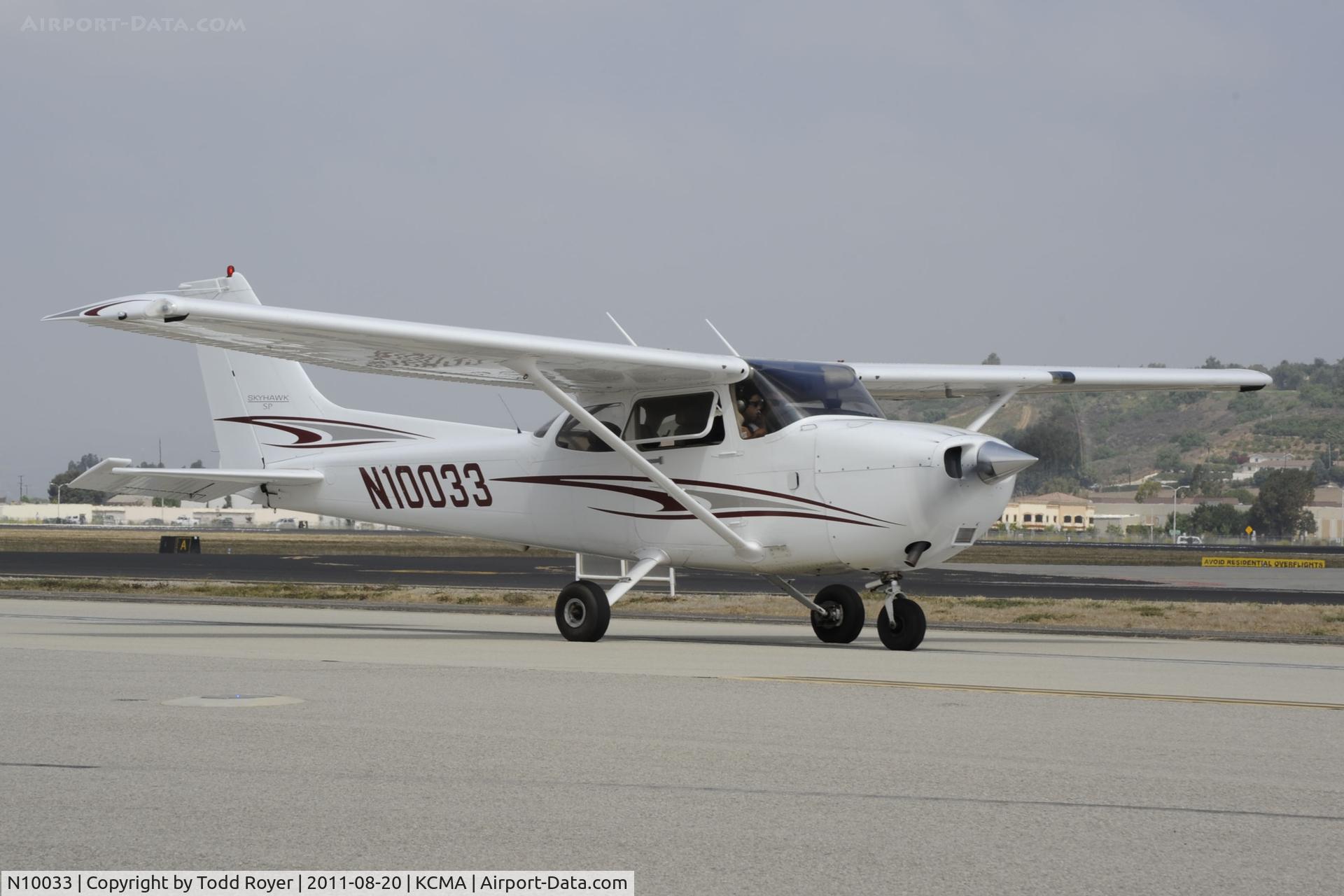 N10033, 2005 Cessna 172S Skyhawk SP C/N 172S9797, Camarillo airport