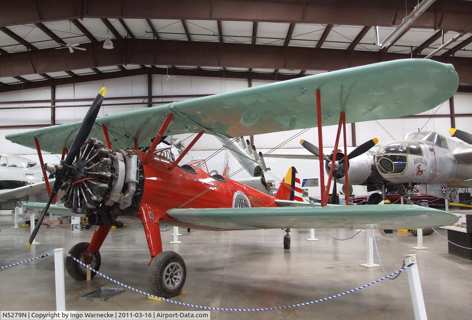 N5279N, 1942 Boeing E75 C/N 75-5926, Stearman (Boeing) E75 Kaydet at the Planes of Fame Air Museum, Valle AZ