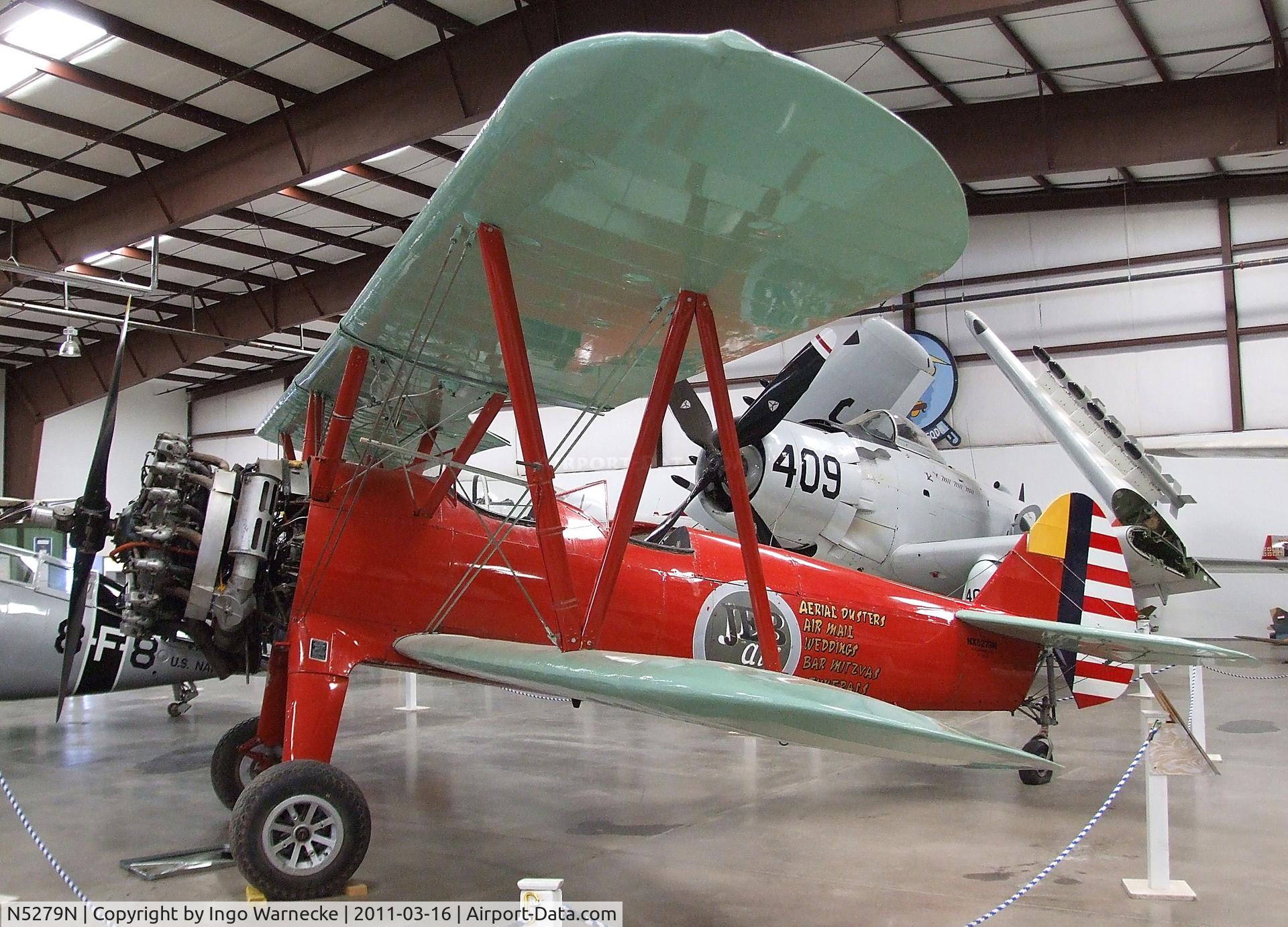 N5279N, 1942 Boeing E75 C/N 75-5926, Stearman (Boeing) E75 Kaydet at the Planes of Fame Air Museum, Valle AZ